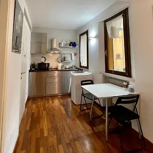 Giulia , Bologna Italia
