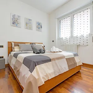 Arcimboldi's Terrace & Private Parking Appartamento